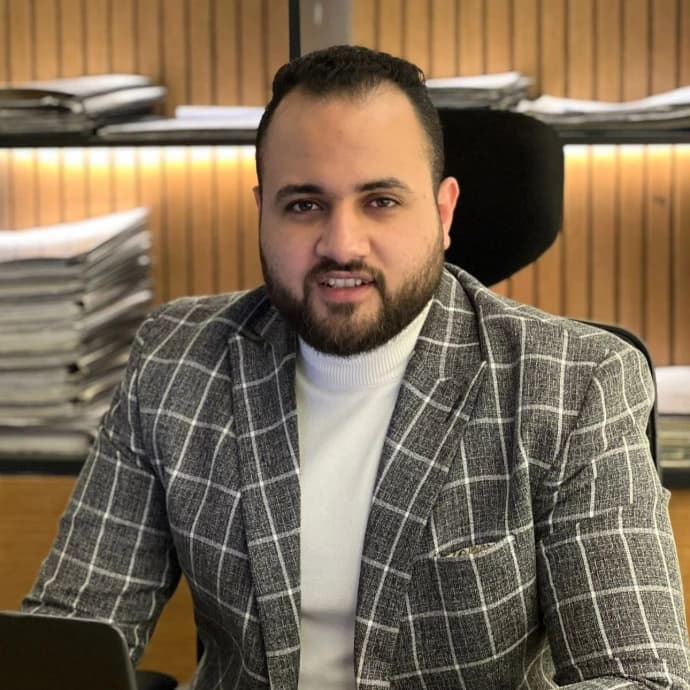 الأستاذ/ محمد طارق